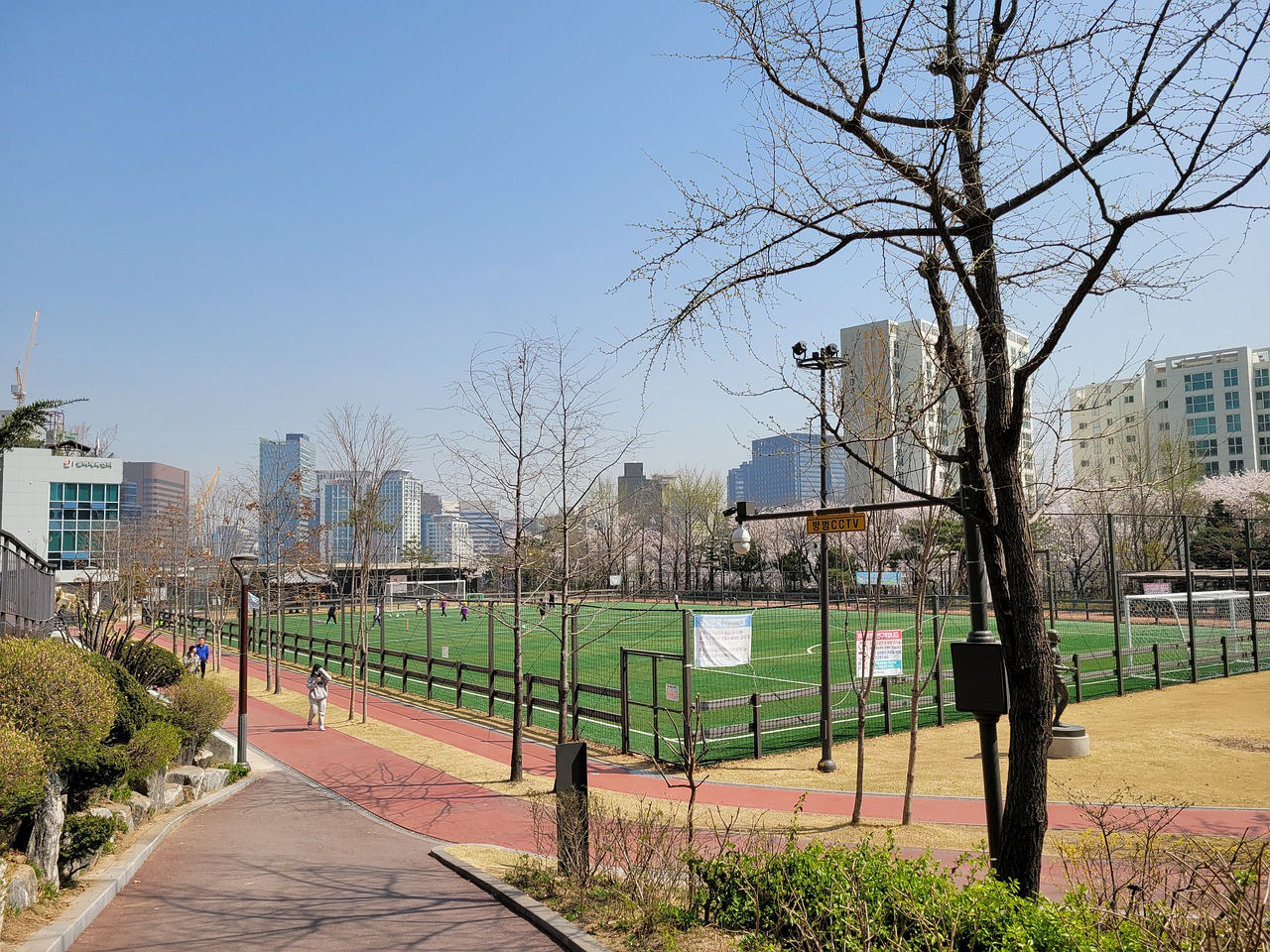 黑捍卫中场 黑捍卫中场